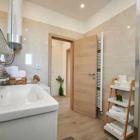 Laurus Τρογκίρ